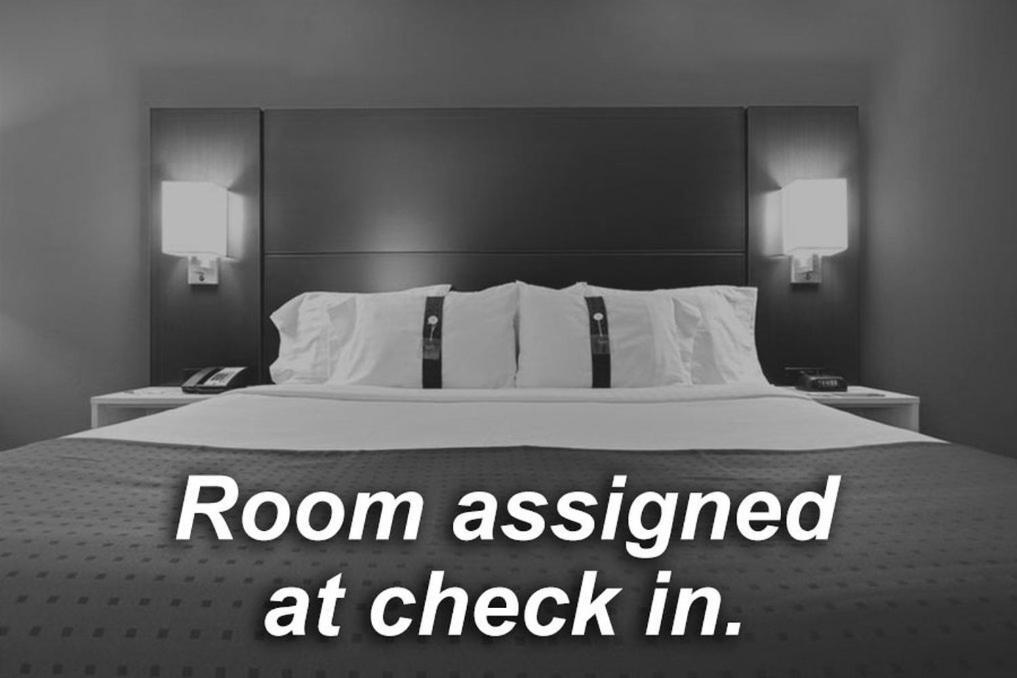 Holiday Inn Express & Suites Eureka, An Ihg Hotel Room photo